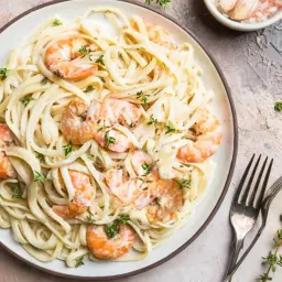 Pasta with Seafood Sauce